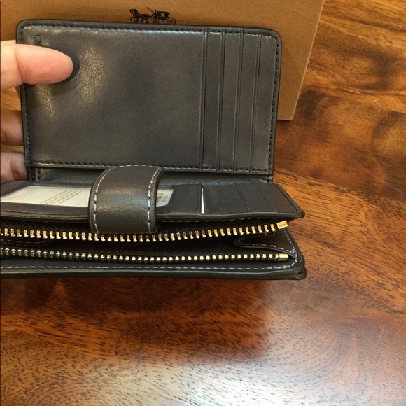 SALE!! - NWT COACH Wallet Signature Blue Brown - Picture 6 of 6